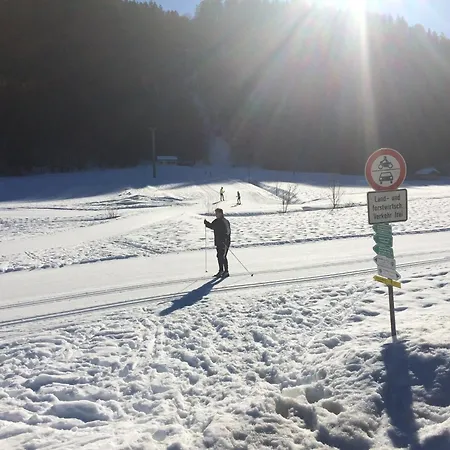 In Niederndorf Near Kufstein With Balcony בקתה
