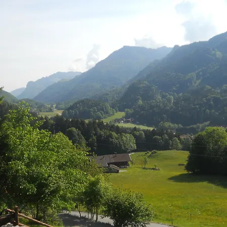 In Niederndorf Near Kufstein With Balcony בקתה